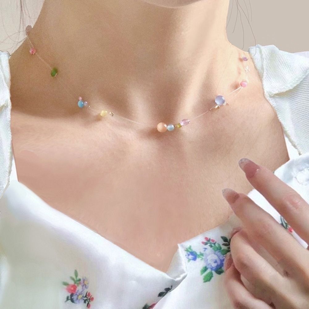 Korean Girl Lifestyle - Trendige Halskette im koreanischen Stil aus